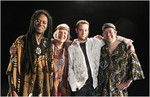 Donn� with his new found backup singers (including the photographer on the right)
donne_vid_147acr.jpg